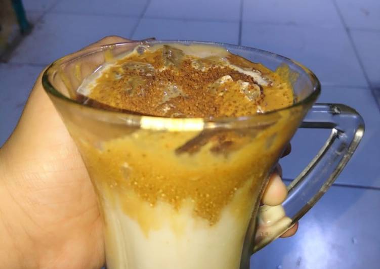 Cara Gampang Menyiapkan Es dalgona coffe murmer, Enak
