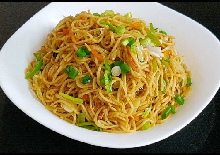 Chowmein (chinese noodles)