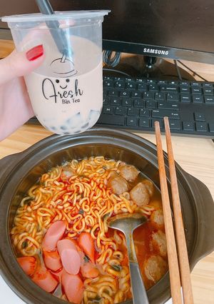 Hình của món Đêm hôm mà đói thì cấp cứu ngay món MỲ CAY 7 CẤP ĐỘ siêu nhanh gọn nhé 😍.