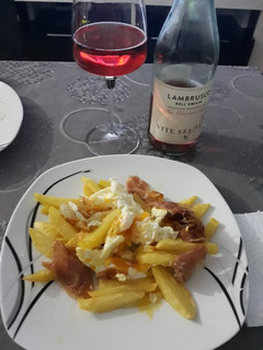 Una foto de Huevos rotos