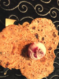 चटपटा प्याज़ पराठा (chatpata pyaz paratha recipe in hindi) रेसिपी मुख्य फोटो