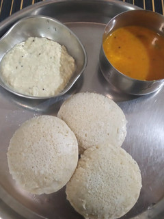 குதிரை வாலி சாஃப்ட் இட்லி(kuthiraivali arisi idli recipe in tamil) செய்முறை முக்கிய புகைப்படம்