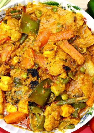 নবরত্ন মালাইকারি (navartatna malaicurry recipe in Bengali) রেসিপির প্রধান ছবি