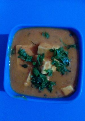 A picture of Paneer butter masala.
