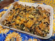 Une photo de gratin. courgettes. aubergine