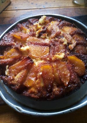 Una foto de Torta de12 cucharadas de manzana invertida🍎🍎🍎