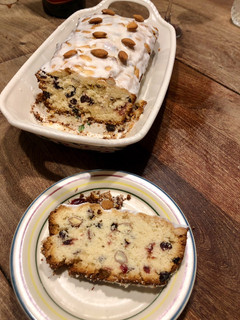 Una foto de Budín inglés receta original, con pequeña variedad en las frutas