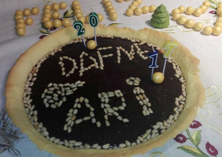 Tarta de chocolate con piñones