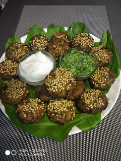 પાલક મેથી જુવાર ના વડા (Palak Methi Jowar Vada Recipe In Gujarati) રેસીપી મુખ્ય ફોટો