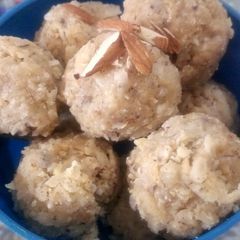A picture of Coconut mava ladoo.