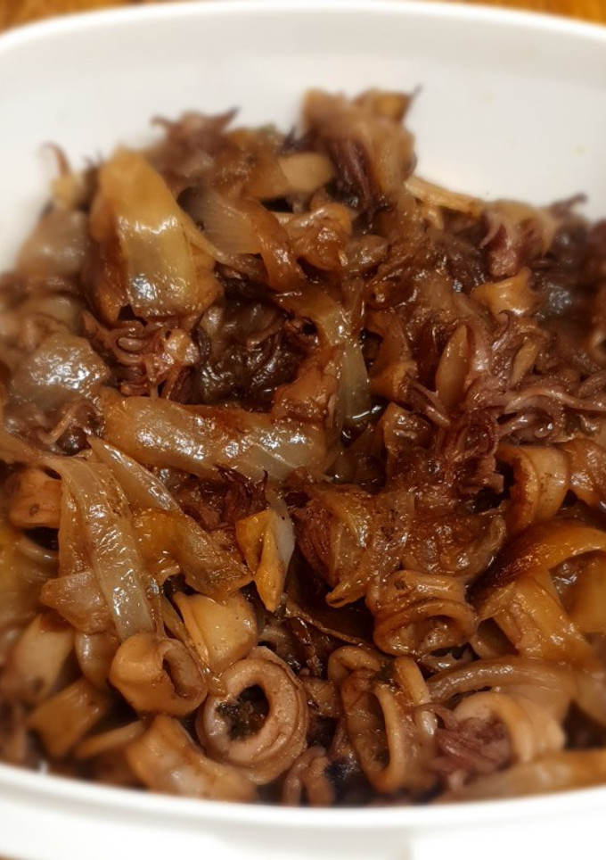 Una foto de Calamares encebollados