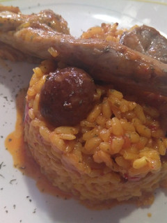 Una foto de Arroz de conejo y setas