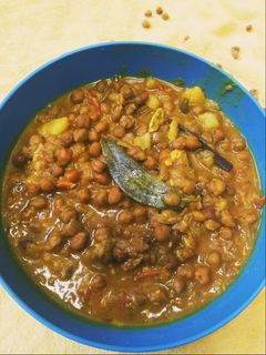 ব্রাউন ছোলার তরকারি (brown cholar torkari recipe in Bengali) রেসিপির প্রধান ছবি