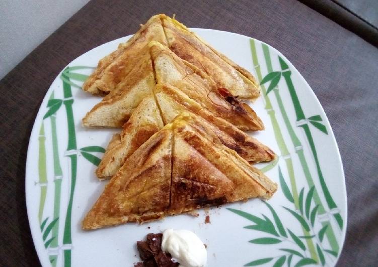 Toast bread with chocolate spread & mayo