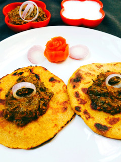 मक्की की रोटी ते सरसो दा साग (makki ki roti te sarson ka saag recipe in Hindi) रेसिपी मुख्य फोटो