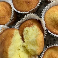 A picture of Butter cupcake.