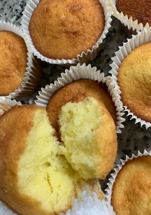 A picture of Butter cupcake.