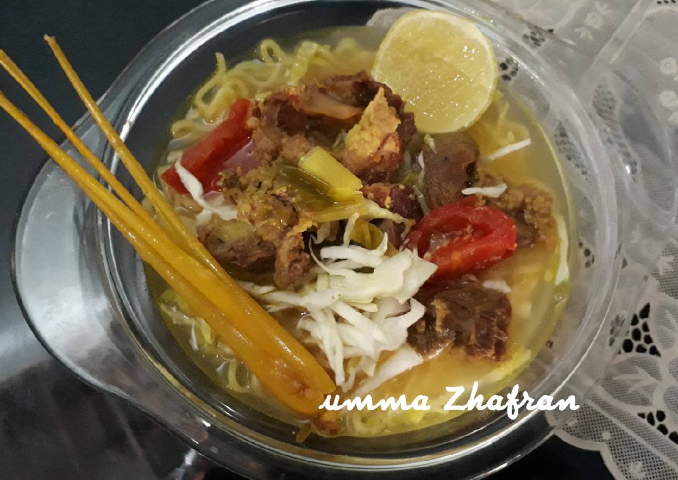 Soto mie daging sapi bagian kepala