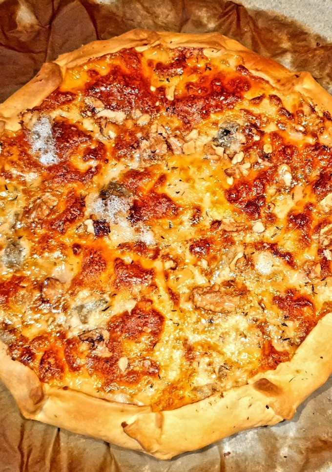 Una foto de Galette de peras y gorgonzola