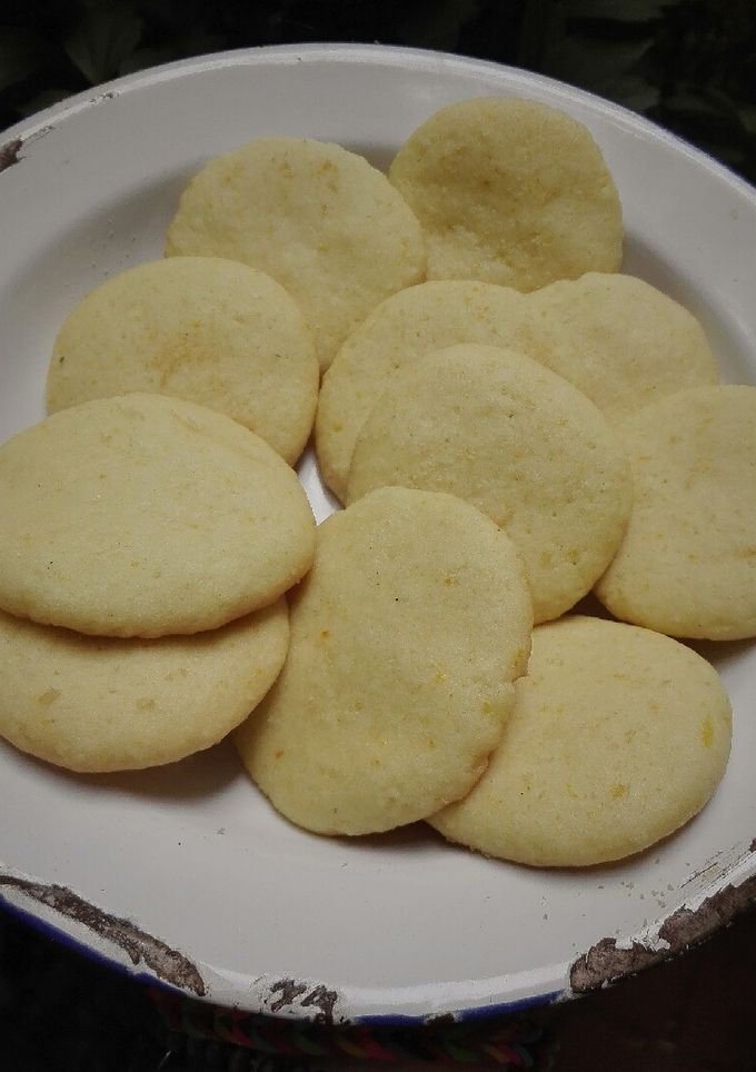 Una foto de Galletitas de naranja y coco😋😋