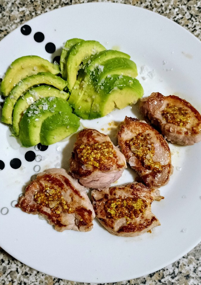 Una foto de Solomillo ibérico de cerdo a la mostaza antigua