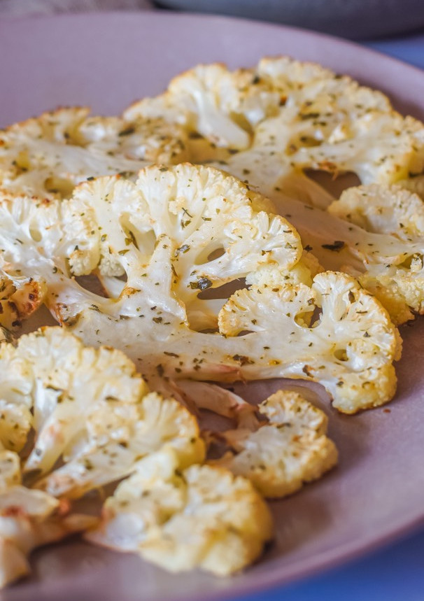 Una foto de Filetes de coliflor al horno