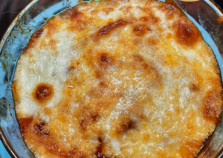 Baked Spaghetti with Béchamel Cheese Sauce/Spageti Panggang