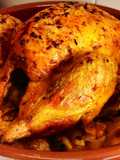 Pollo de corral al horno con hierbas aromáticas y achiote
