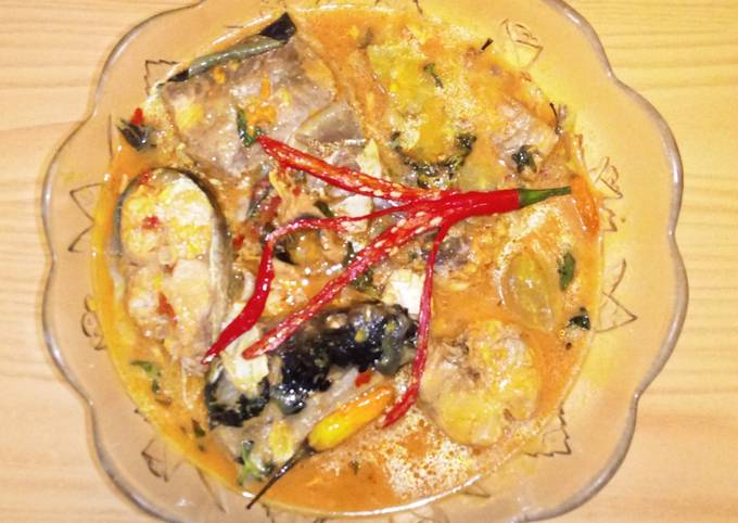 Resep 3. Ikan Patin Bumbu Rujak oleh Lidya Listriani Cookpad