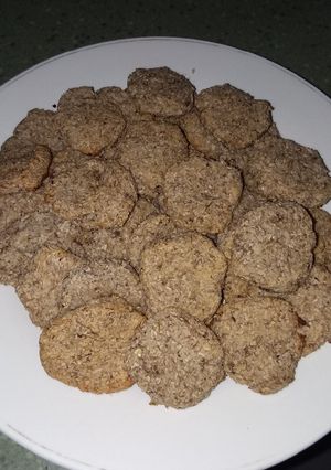 Una foto de Galletitas de banana y coco. (la receta más fácil y sana)