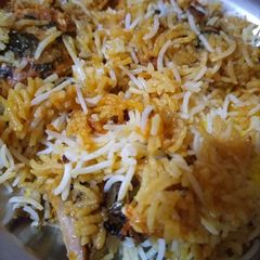 Kache chicken ki biryani A picture of Kache chicken ki biryani.
