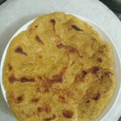 A picture of Makki ki parathi.