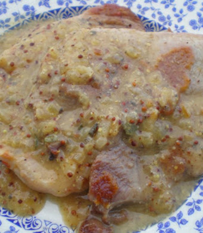 Foto principal de Chuletas de cerdo con salsa de manzana y mostaza