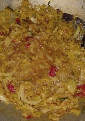 Foto resep Oseng Kubis Daun Bawang, Praktis & Nikmat!