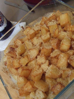 Una foto de Bacalao con nata y patatas fritas al horno