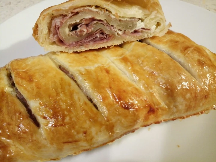 Easy Steps to Make Recipes Zucchine and prosciutto pastry pie the Can Spoil the Tongue So Delicious.