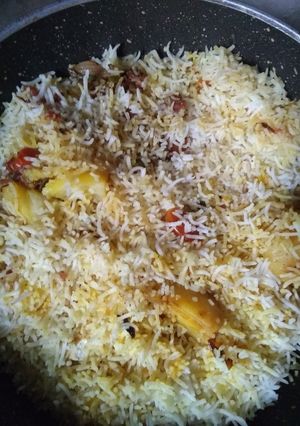A picture of Mix vegetable paneer biryani.