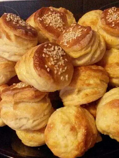 Kelesztés nélküli, szilveszteri-gyors pogácsa recept fotója