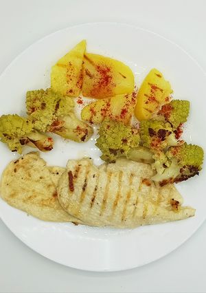 Foto principal de Guarnición de romanesco con patatas a la parrilla