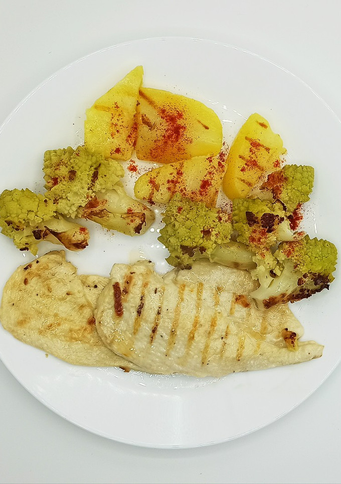 Una foto de Guarnición de romanesco con patatas a la parrilla