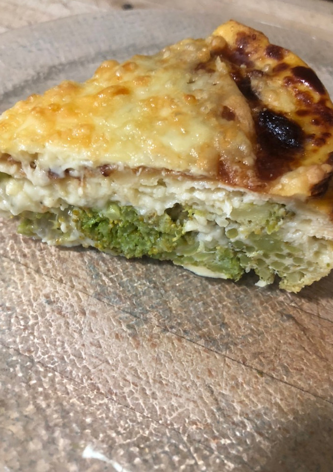 Una foto de Tortilla de brócoli con queso en air fryer