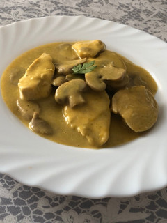 Una foto de Pollo con crema cremosa de verduras thermomix