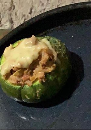 Una foto de Zapallitos o zucchini relleno