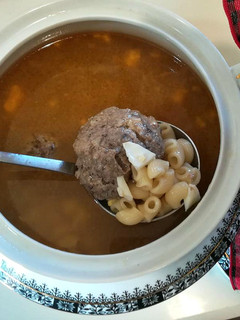 Una foto de Sopa de Navidad con pelotas