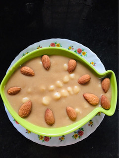கருப்பட்டி தேங்காய்பால் கொழுக்கட்டை(coconutmilk kolukattai recipe in tamil) செய்முறை முக்கிய புகைப்படம்