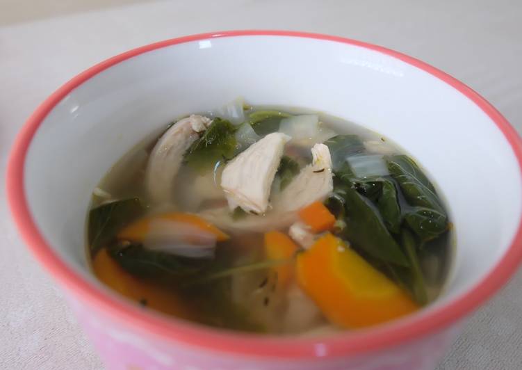 Cara mudah mengolah Thyme Chicken Soup yang praktis