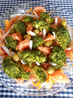 Una foto de Ensalada de brócoli