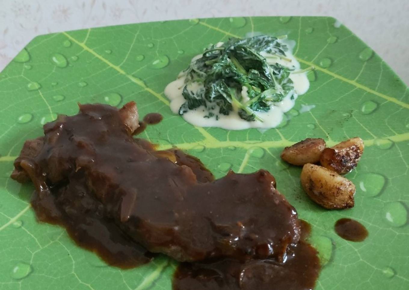 Sirloin steak with blackpepper sauce