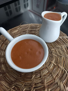 Una foto de Salsa de carne con jugo sobrante