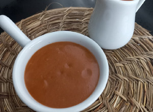 Una foto de Salsa de carne con jugo sobrante